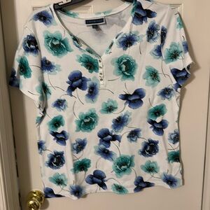 Top polyester and cotton blue and teal flowers white
